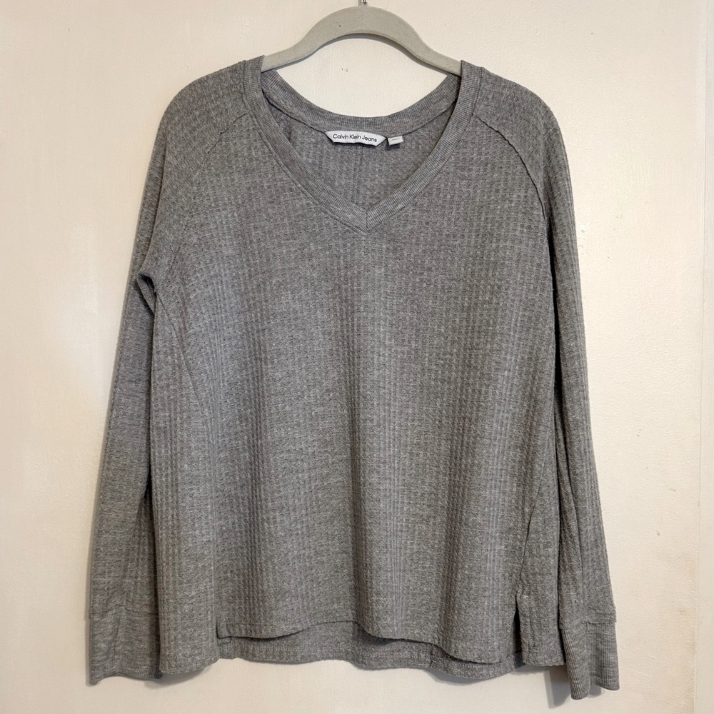 Calvin Klein Gray Long Sleeve V-Neck Waffle Knit Sweater